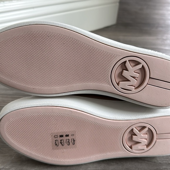 Michael Kors Pink Mindy lace up - Picture 5 of 5